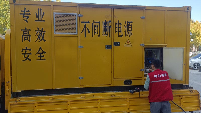 修水柴油发电机组和UPS电源配合使用时，如何避免切换过程中的电力中断？